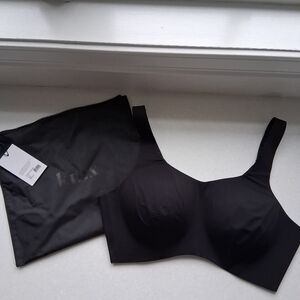 Knix Catalyst Black Sports Bra And Bag